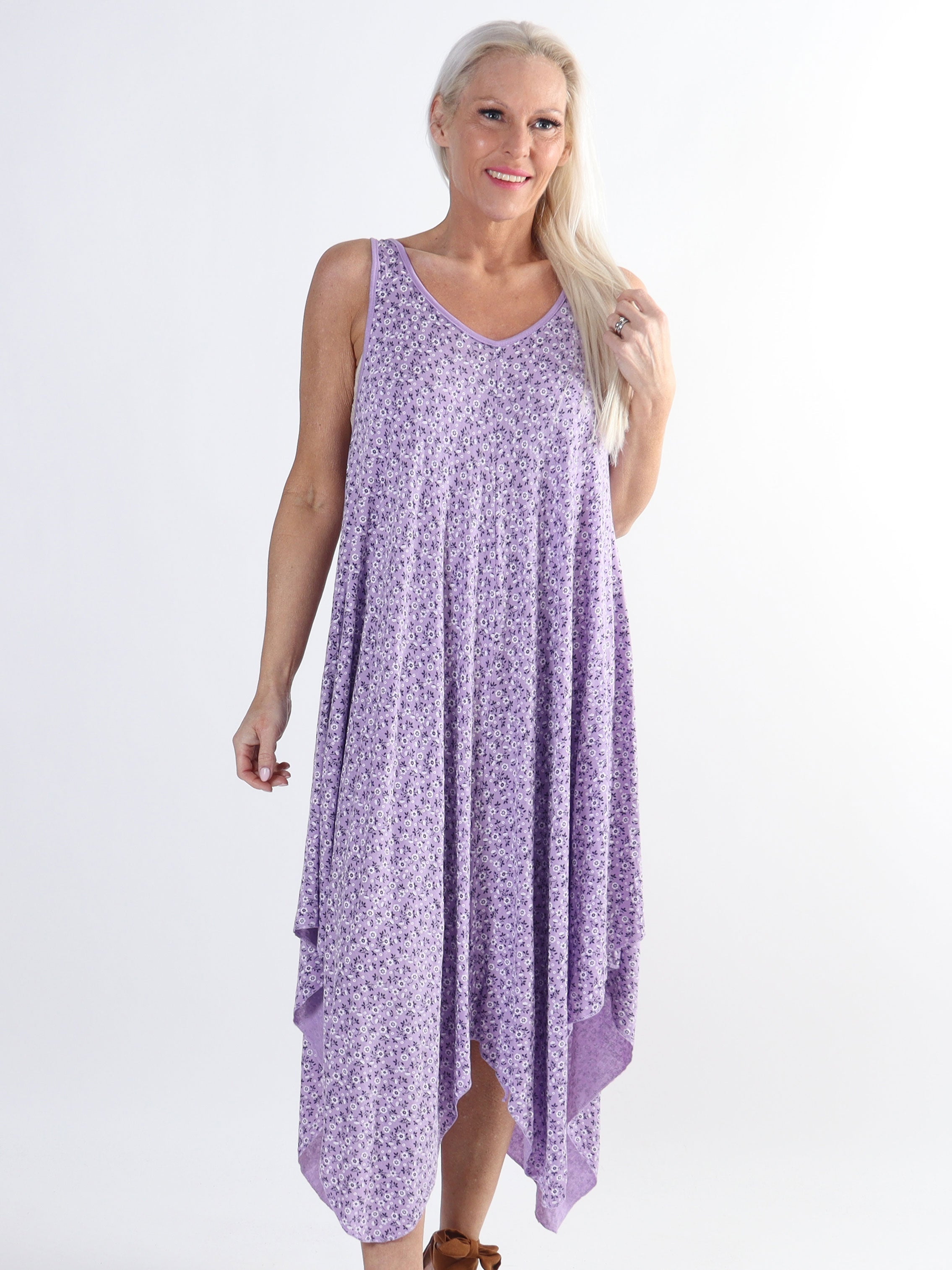 Veronica Small Flower - Klänning med blommönster och breda axelband i plusstorlek